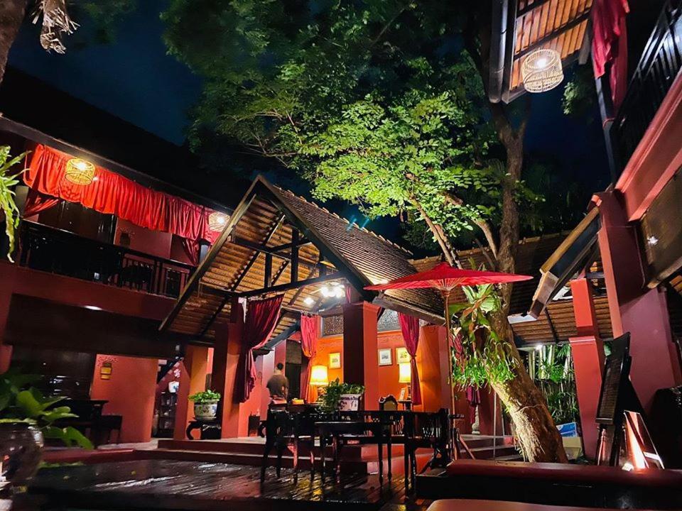 Hotel Tri Yaan Na Ros Colonial House Chiang Mai Exterior foto
